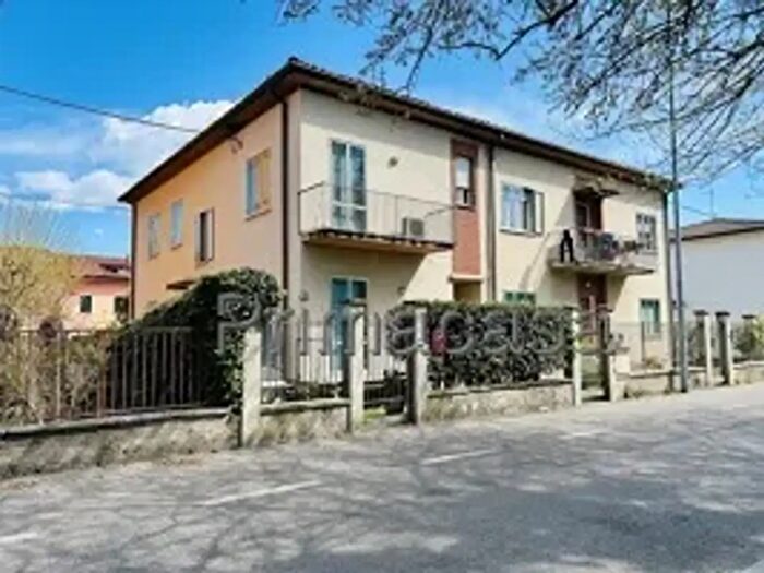 Appartamento quadrilocale in vendita in Villafranca di Verona, Villafranca Di Verona