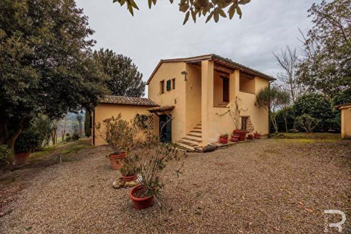 Casa con 5 locali in vendita in Strada Statale del Polacco, San Casciano Dei Bagni