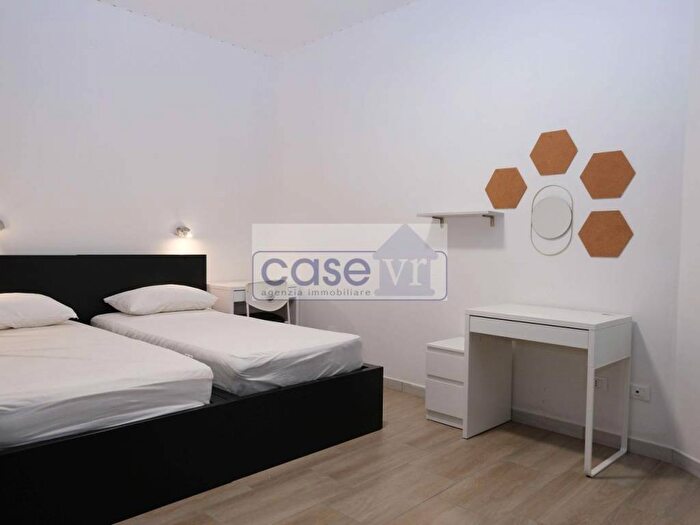 Appartamento monolocale in affitto in Via Cantarane, Veronetta, Verona