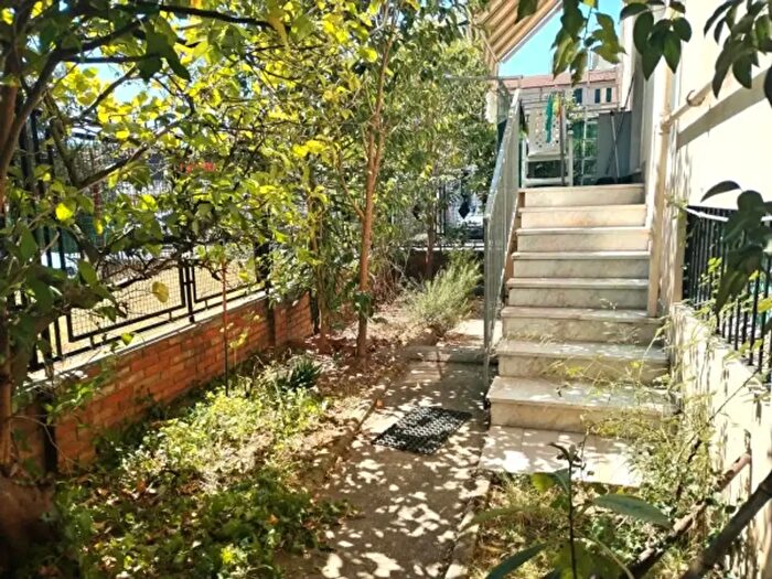 Appartamento trilocale in vendita in Via Piacenza, La Spezia