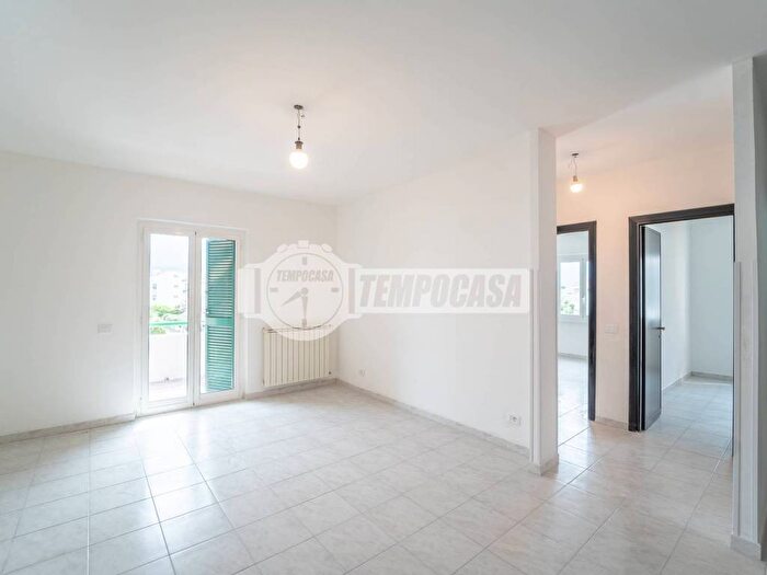 Appartamento trilocale in affitto in Via Renato Pastore, Cerenova, Cerveteri