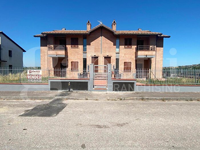 Appartamento trilocale in vendita in Via Mestrallet, Assisi