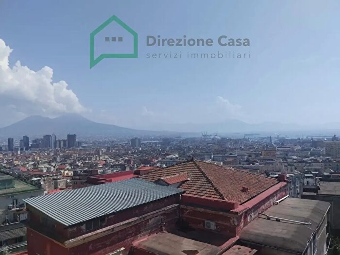 Appartamento trilocale in vendita in Salita della Riccia, Napoli