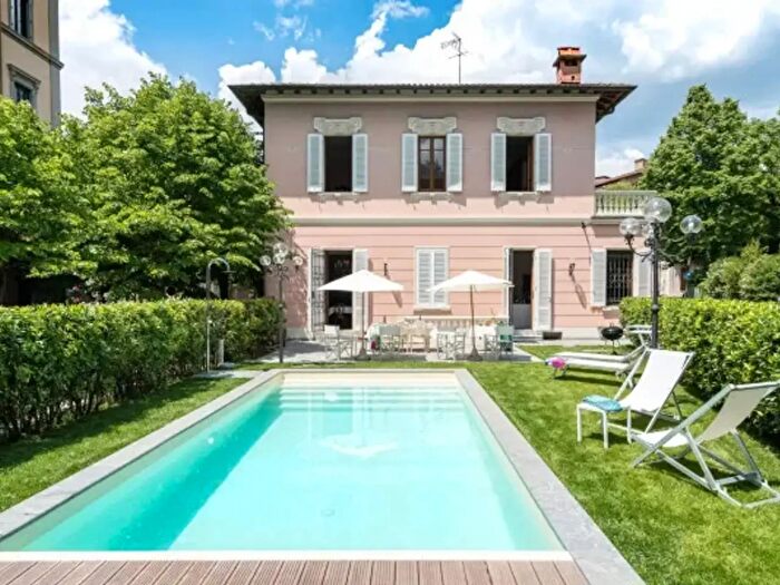 Casa con 6 locali in vendita in Viale IV Novembre, Montecatini Terme