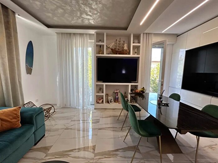 Appartamento trilocale in vendita in Rimini