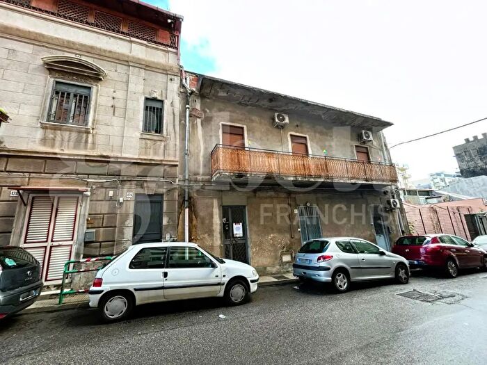 Appartamento trilocale in vendita in Via Palermo, Messina