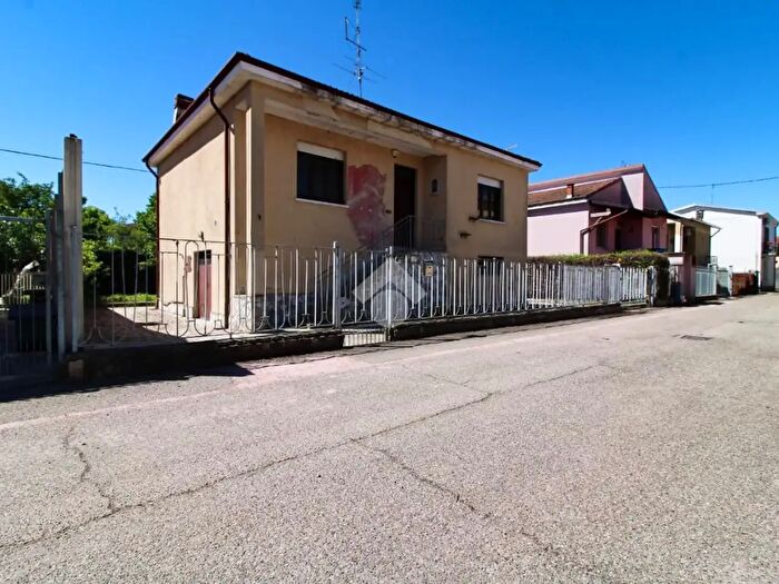 Casa trilocale in vendita in Via Carlo Marx, San Martino Siccomario
