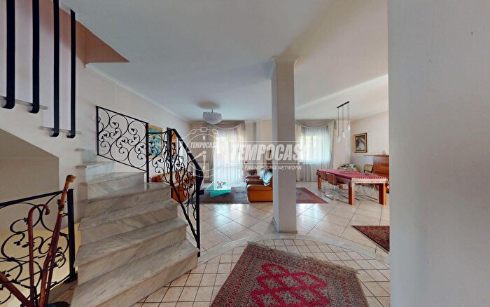 Casa con 5 locali in vendita in Via Aldo Moro, Aversa