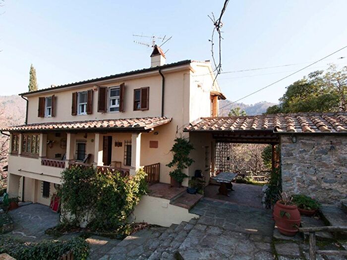 Casa con 5 locali in affitto in Via Capriglia, Pietrasanta