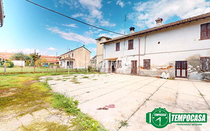 Casa con 5 locali in vendita in Frascarolo