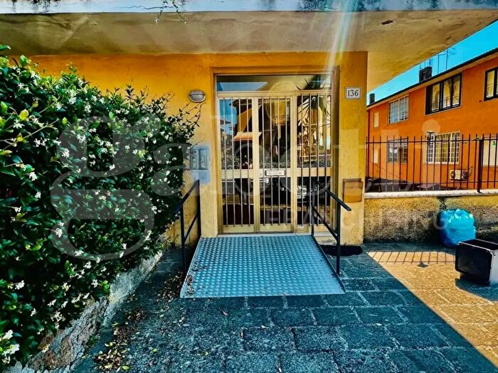 Appartamento con 5 locali in vendita in Via Umberto, Vejano