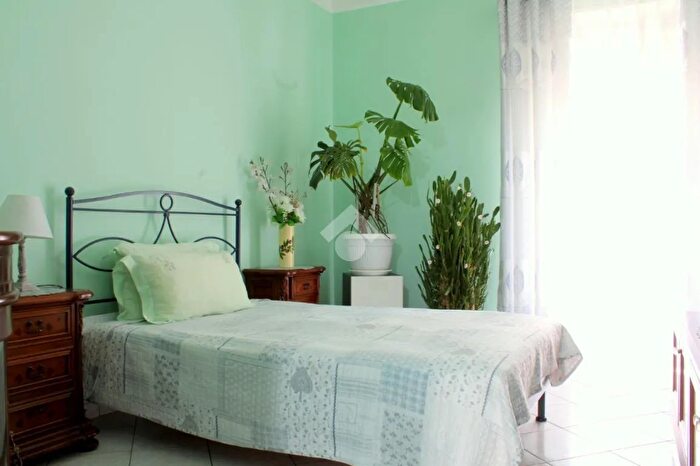 Appartamento trilocale in vendita in Via Baracca, Torino