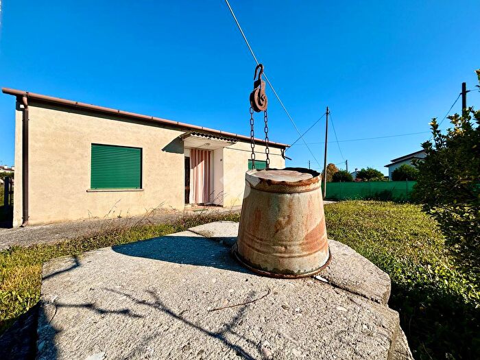 Casa trilocale in vendita in Via Roma, Cervarese Santa Croce