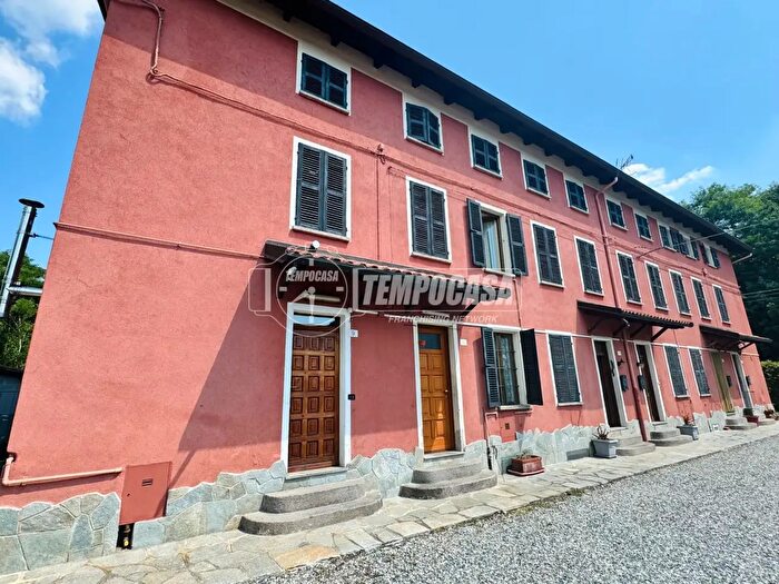 Casa con 6 locali in vendita in Strada Lorazzo Superiore, Andorno Micca