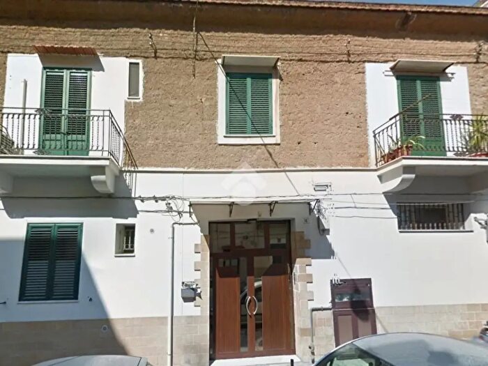 Appartamento trilocale in vendita in Via Cesare Abba, Palermo