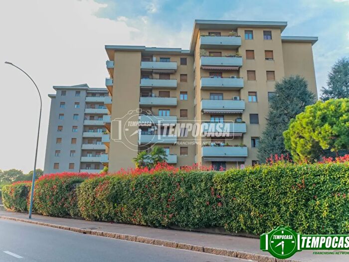 Appartamento trilocale in vendita in Via Guardi d, Cinisello Balsamo