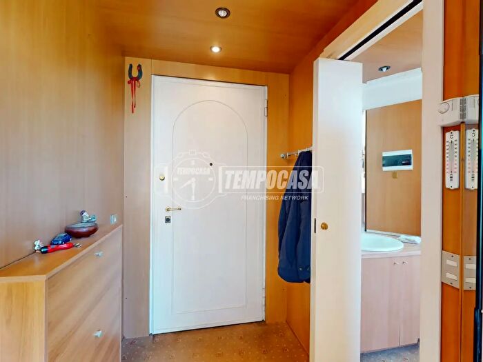 Appartamento bilocale in vendita in Via col di Lana, Lentate Sul Seveso