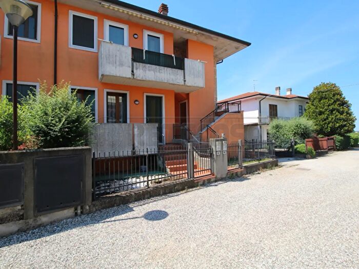 Appartamento con 6 locali in vendita in Via Sant Antonio, Sarego