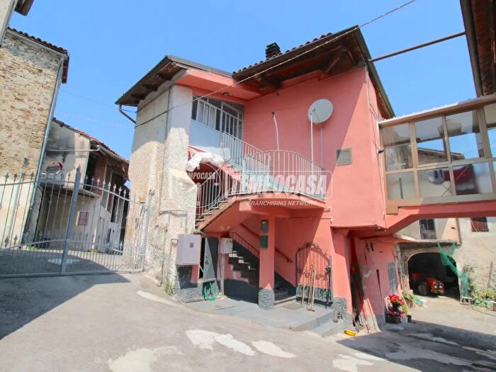 Appartamento bilocale in vendita in Via Roma, Rocca Ciglie'