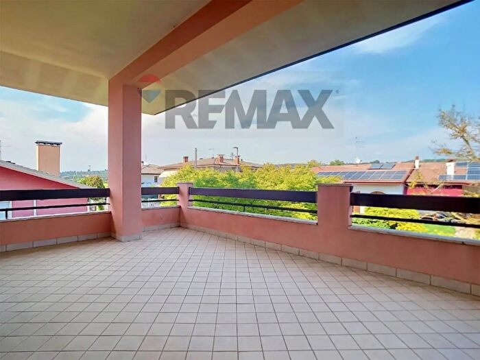 Casa con 9 locali in vendita in Via degli Alpini, Alonte