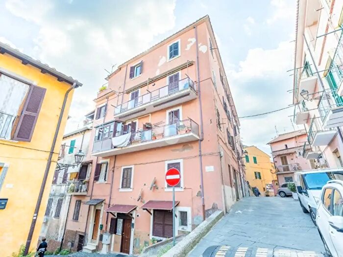 Appartamento bilocale in vendita in Via Indipendenza, Ariccia