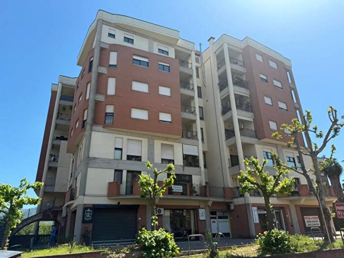 Appartamento bilocale in affitto in Via Adige, Roges, Rende