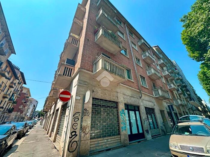 Appartamento trilocale in affitto in Corso Regina Margherita, San Donato, Torino