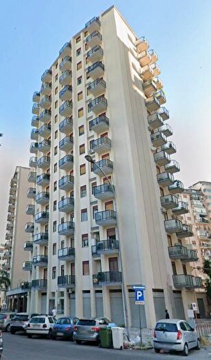 Appartamento trilocale in affitto in Via Mariano Migliaccio, Noce, Palermo