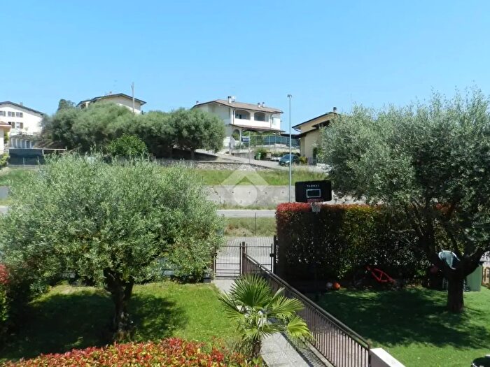 Appartamento trilocale in vendita in Strada della Colombara, Peschiera Del Garda
