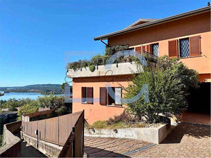 Appartamento monolocale in affitto in via Orocco, Comerio