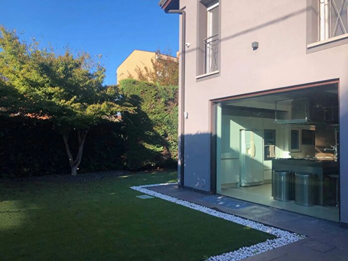 Casa quadrilocale in vendita in Viale Santa Maria della Croce Crema, Crema