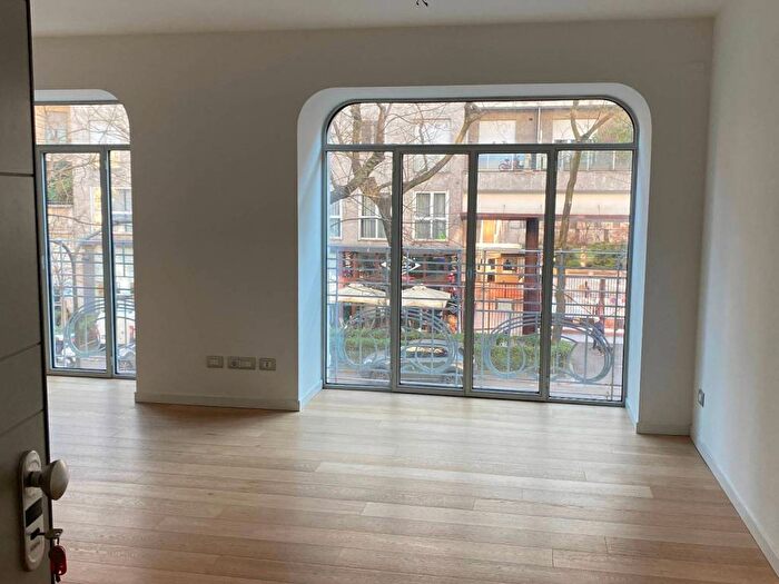 Appartamento bilocale in affitto in Via Andrea Solari, Solari, Milano