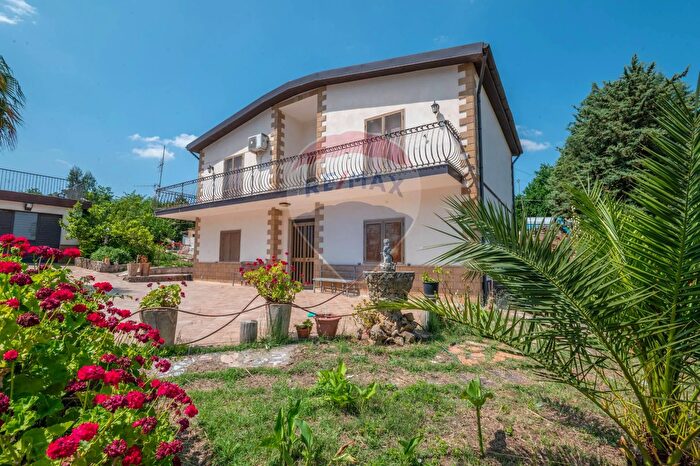 Casa quadrilocale in vendita in Via Toselli, Piazza Armerina