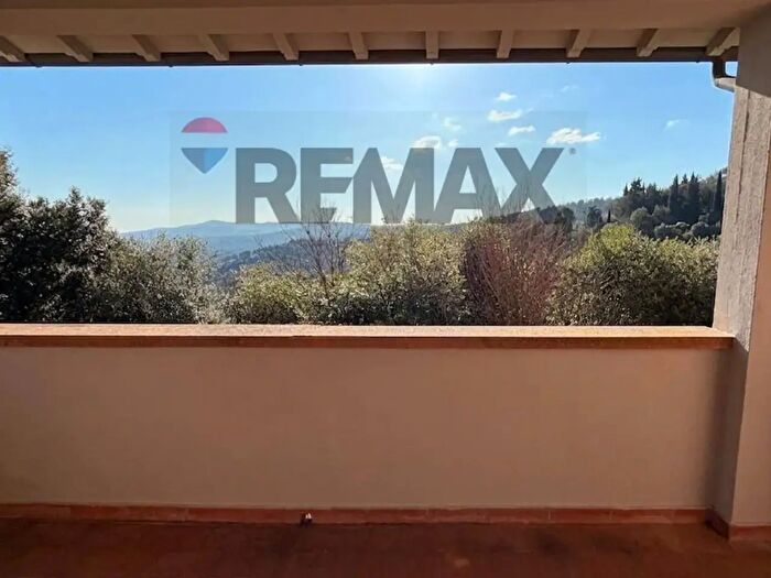 Appartamento trilocale in vendita in Monteverdi Marittimo