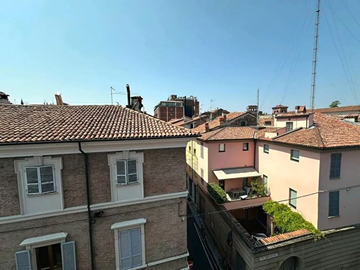 Appartamento trilocale in vendita in Via Cittadella, Piacenza