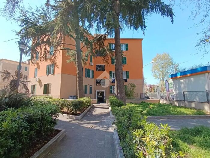 Appartamento quadrilocale in vendita in Via delle Isole Curzolane, Roma