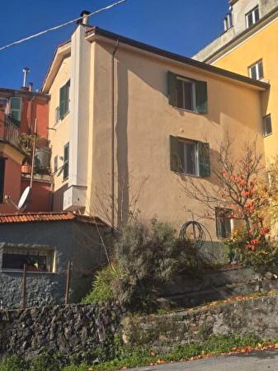 Casa con 6 locali in vendita in Via Monte Sleme, Genova