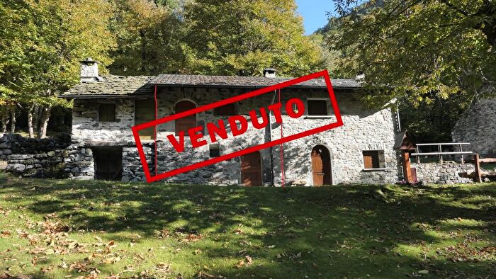 Casa bilocale in vendita in Prata Camportaccio