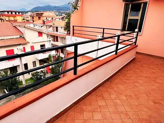 Appartamento quadrilocale in vendita in Viale Michelangelo, Scalea