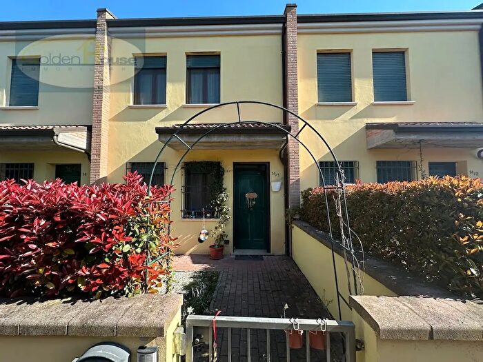 Casa trilocale in vendita in Via Gaetano Montanari, Argenta