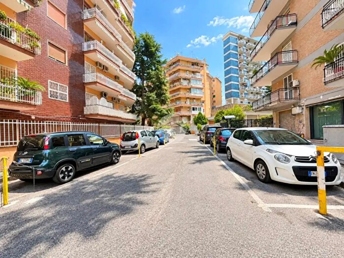 Appartamento quadrilocale in vendita in Via Francesco Netti, Napoli