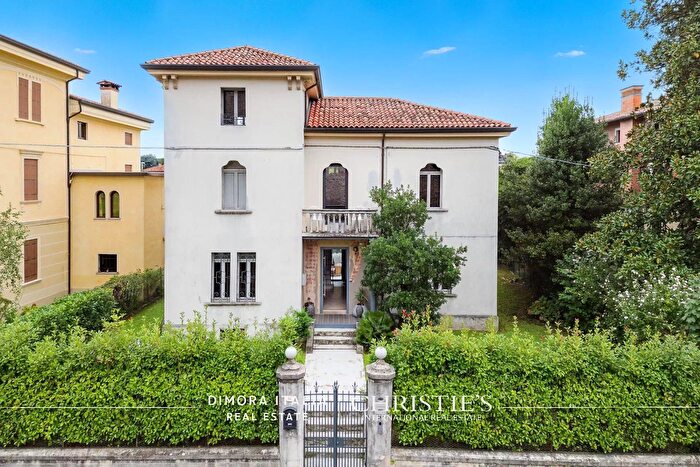 Casa con 10 locali in vendita in Marostica