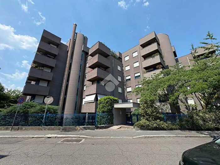 Appartamento quadrilocale in vendita in Via Renato Cuttica, Legnano
