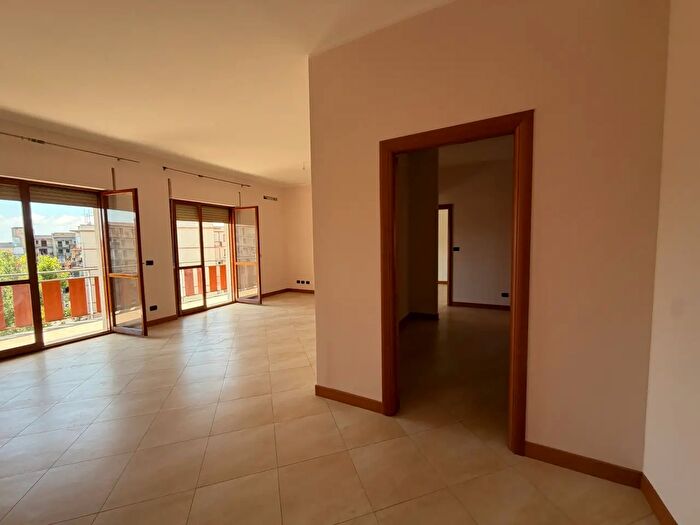 Appartamento con 5 locali in affitto in Via Paterno, Siracusa