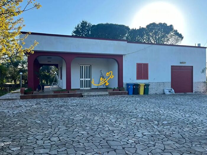 Casa con 5 locali in vendita in Strada Comunale Torre Due Pani, Castellana Grotte
