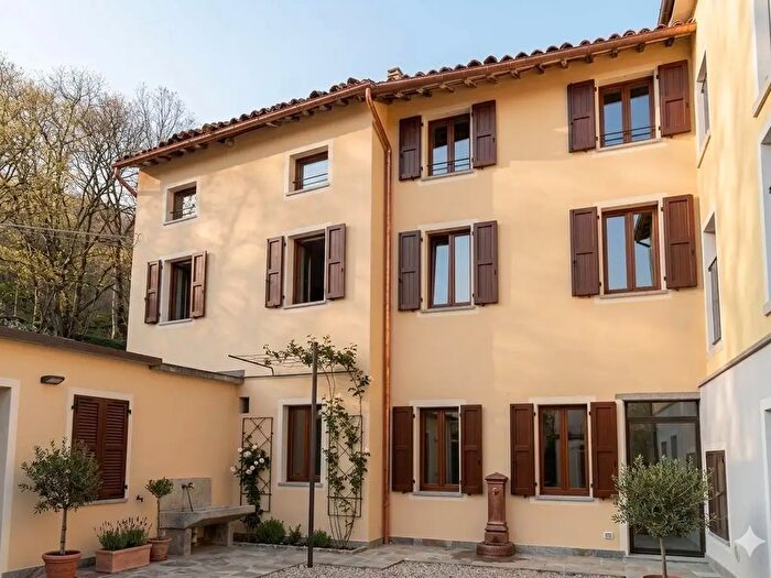 Casa quadrilocale in vendita in Via delle Fonti, Piovene Rocchette