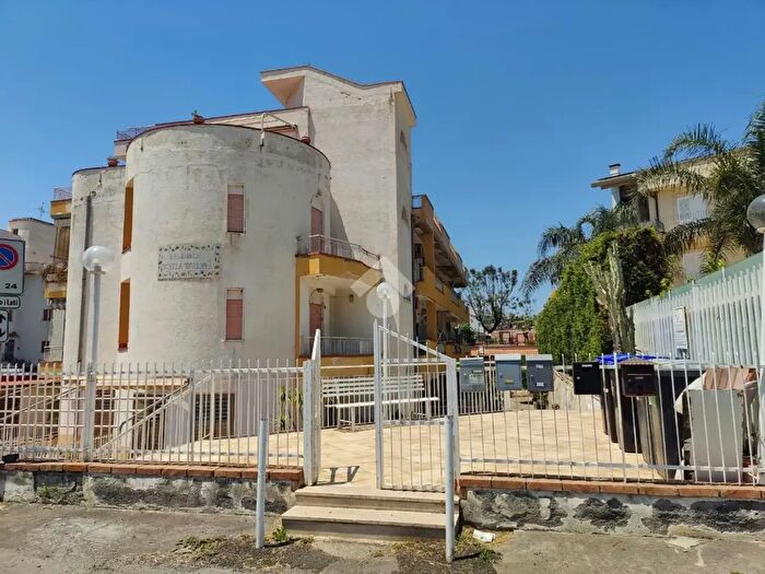 Appartamento trilocale in vendita in Via Nixa, Giardini Naxos