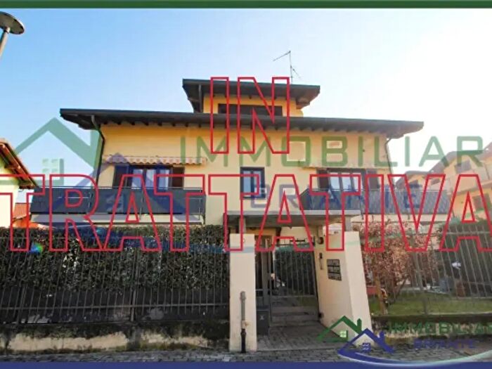 Appartamento trilocale in vendita in Via Giovanni Falcone E Paolo Borsellino, Cardano Al Campo