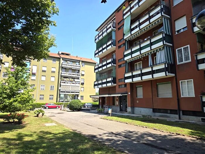 Appartamento trilocale in affitto in Via Concilio Vaticano II, Milano