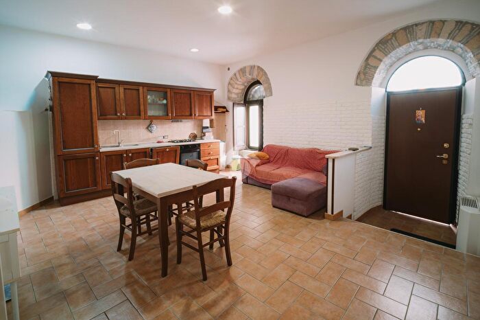 Appartamento trilocale in vendita in Via dello Statuto, Tarquinia